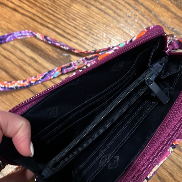 Very Bradley Iconic RFID All-in-One Crossbody/Wristlet Dream Tapestry print - Picture 8 of 11